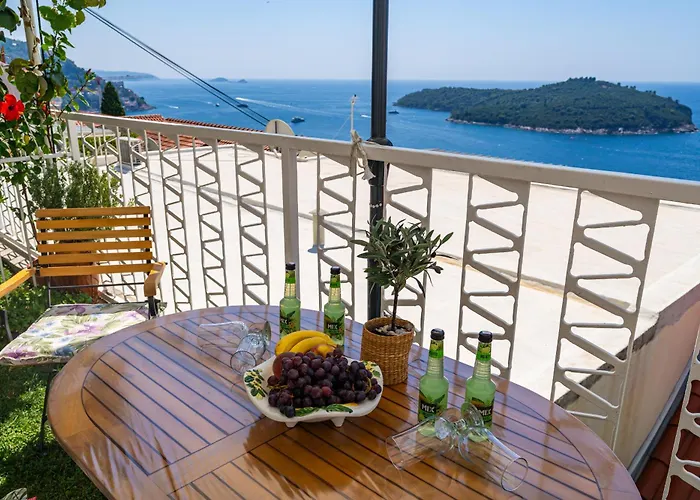 Apartments And Room Lora